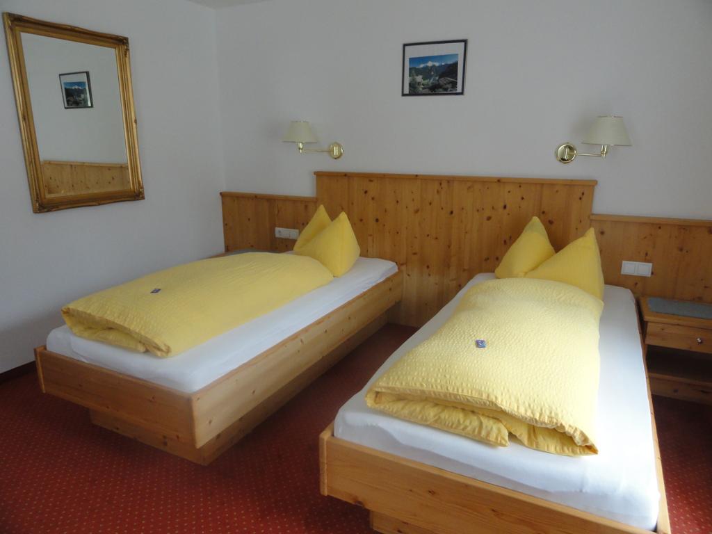 Hotel Traube Sankt Gallenkirch Zimmer foto