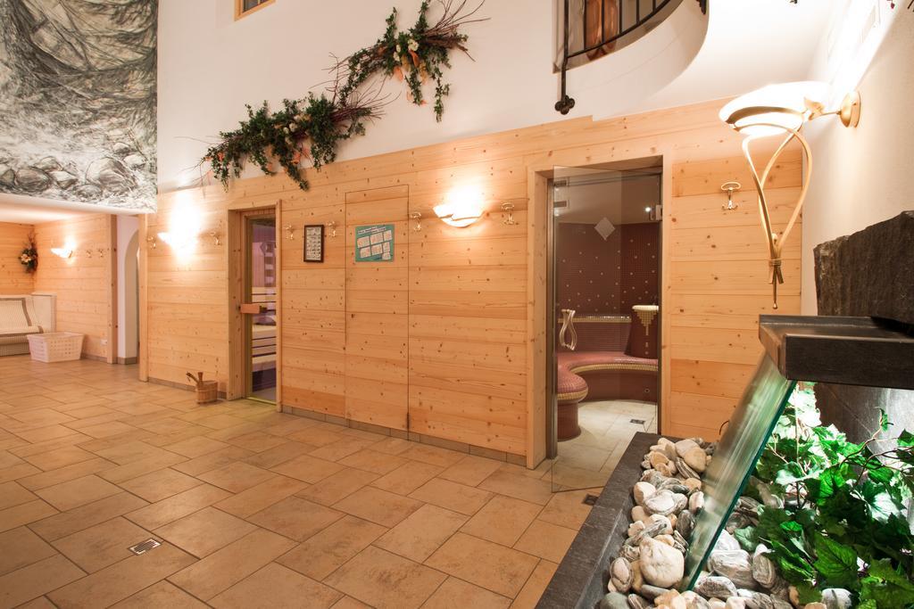 Hotel Traube Sankt Gallenkirch Exterior foto
