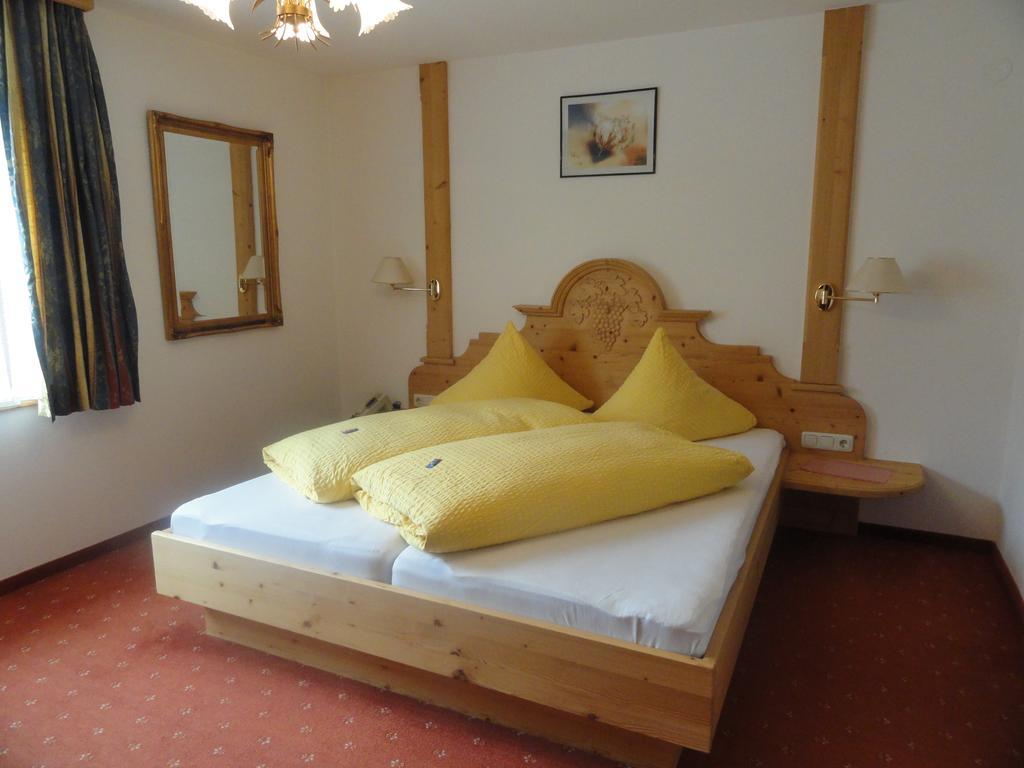 Hotel Traube Sankt Gallenkirch Zimmer foto