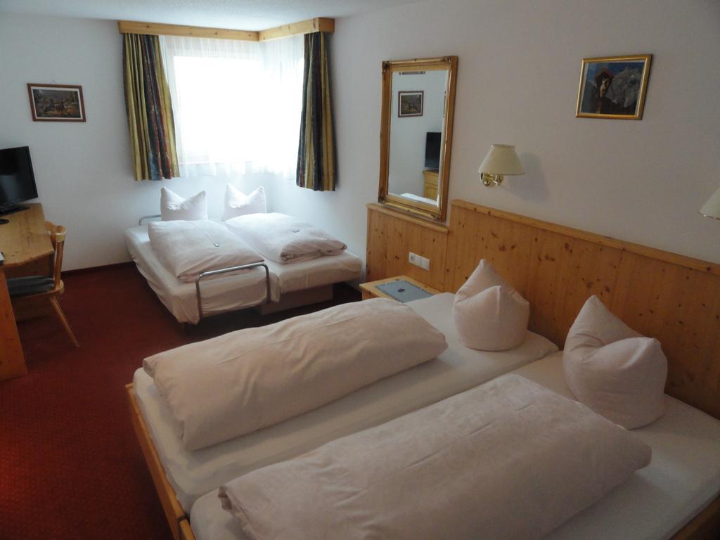 Hotel Traube Sankt Gallenkirch Zimmer foto